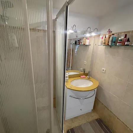 Appartement Cosy Au Val Du Carei à Menton